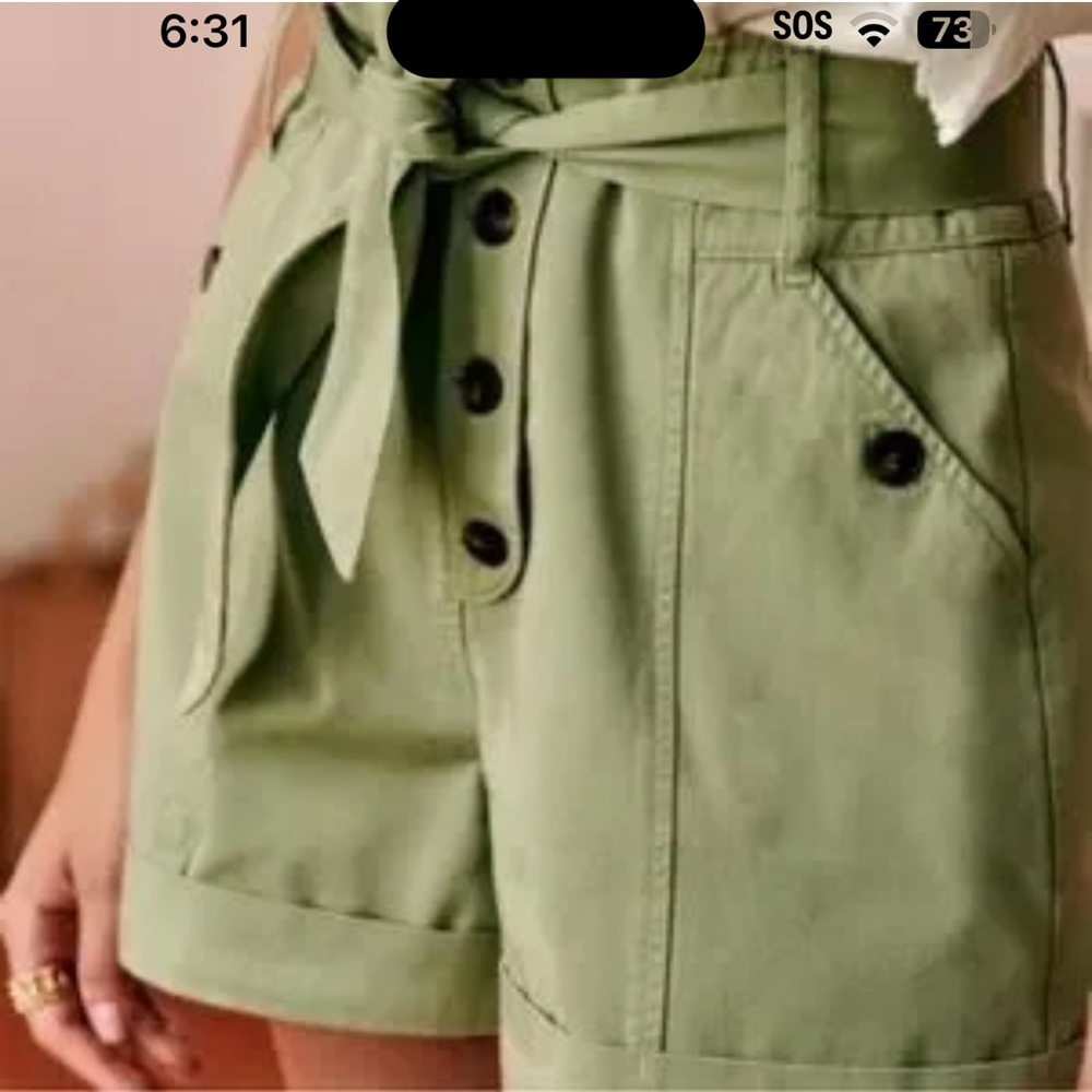 Sezane shorts with adorable bow detail